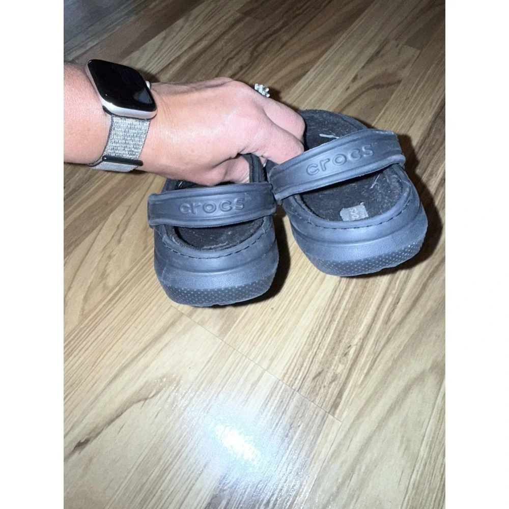 Crocs‎ Classic Lined Clogs Black Fuzzy Warm Shoes Size J2